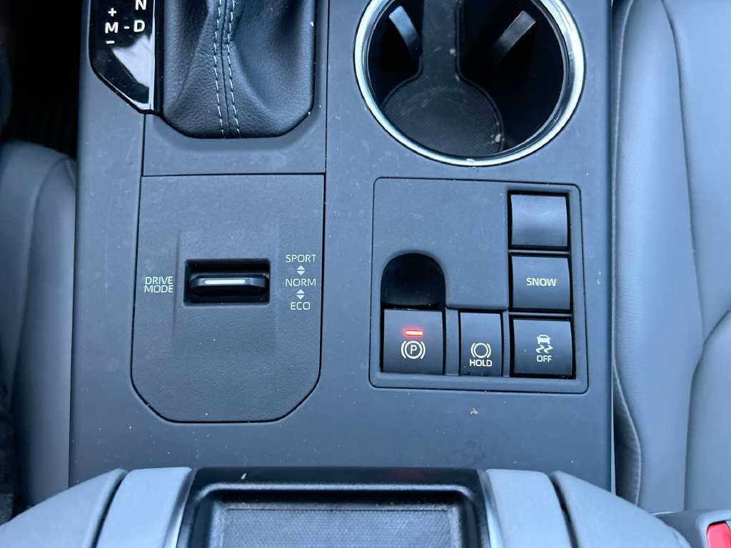 Certified 2025 Toyota Highlander XLE FWD image 35