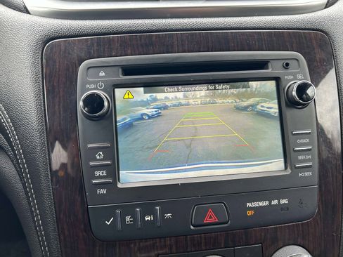 Used 2016 Chevrolet Traverse LT w/ Style and Technology Package image 30