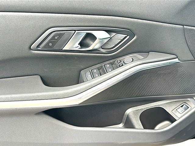 New 2026 BMW 330i Sedan w/ M Sport Package RWD image 45