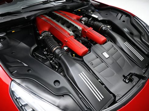 Used 2015 Ferrari F12 Berlinetta image 41