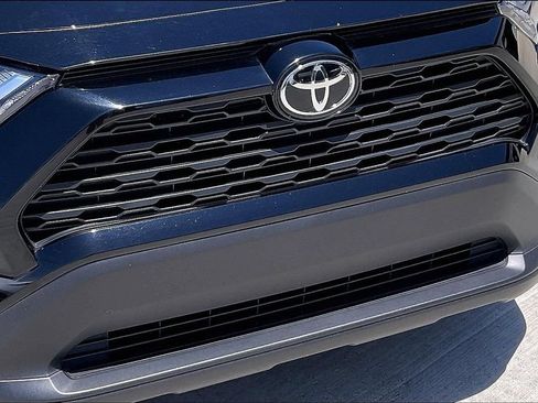 Used 2025 Toyota RAV4 XLE FWD image 30