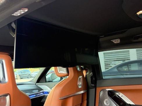 Used 2023 BMW i7 xDrive60 AWD/4WD image 8