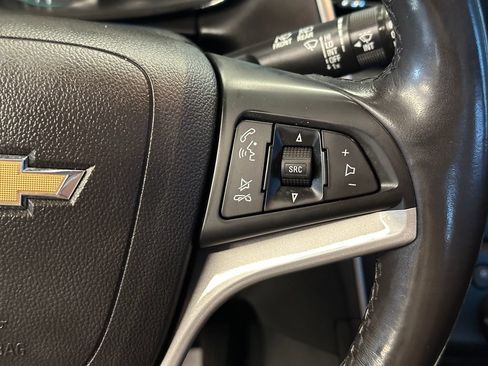 Used 2019 Chevrolet Trax LT w/ LT Convenience Package AWD/4WD image 11