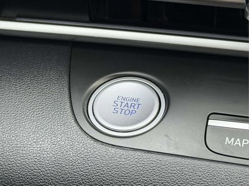 Used 2023 Hyundai Elantra Limited image 7