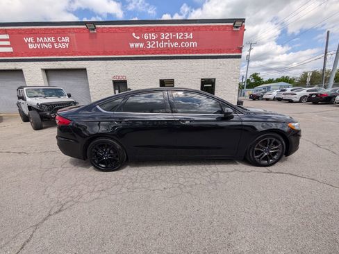Used 2019 Ford Fusion SE w/ Equipment Group 151A FWD image 5