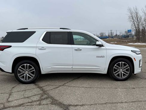 Used 2022 Chevrolet Traverse High Country image 3