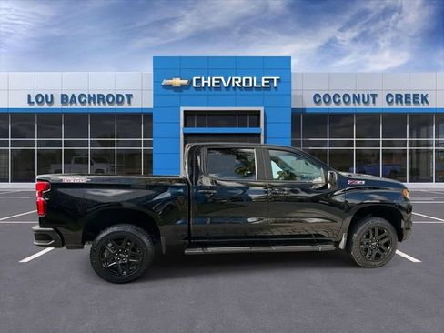 Used 2024 Chevrolet Silverado 1500 LT Trail Boss w/ LT Trail Boss Premium Package AWD/4WD image 9