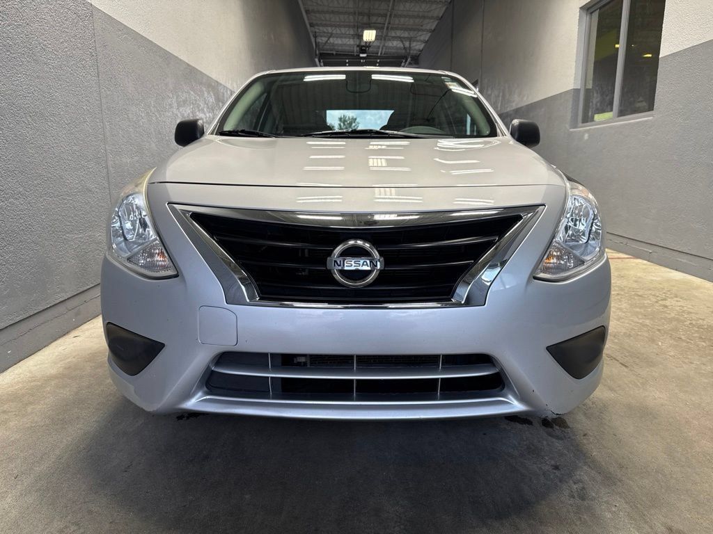 Used 2015 Nissan Versa S FWD image 7