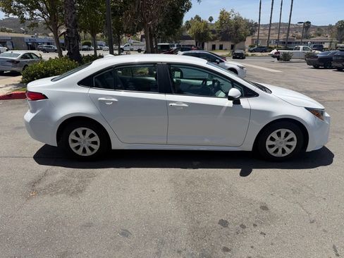 Used 2021 Toyota Corolla L FWD image 14