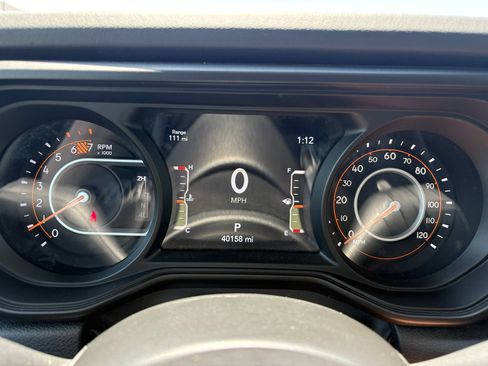 Used 2025 Jeep Wrangler Unlimited Rubicon AWD/4WD image 18