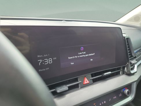 Certified 2023 Kia Sportage SX FWD image 16