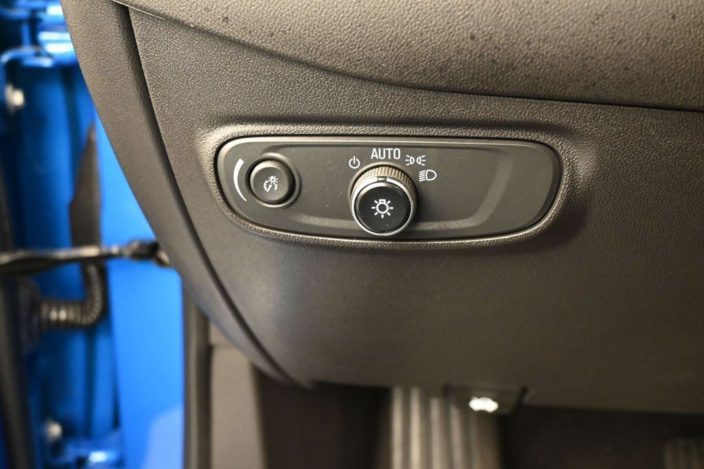 Used 2024 Chevrolet Equinox RS w/ RS Leather Package FWD image 40