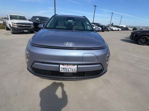 Used 2024 Hyundai Kona SEL image 3