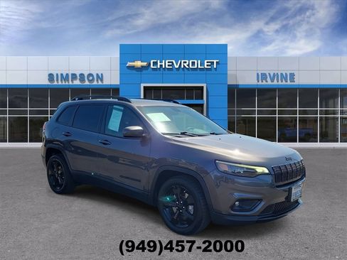 Used 2020 Jeep Cherokee Latitude Plus FWD image 2
