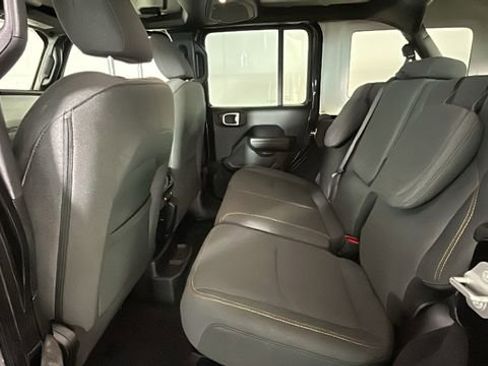 Used 2024 Jeep Wrangler Unlimited w/ Convenience Group AWD/4WD image 26