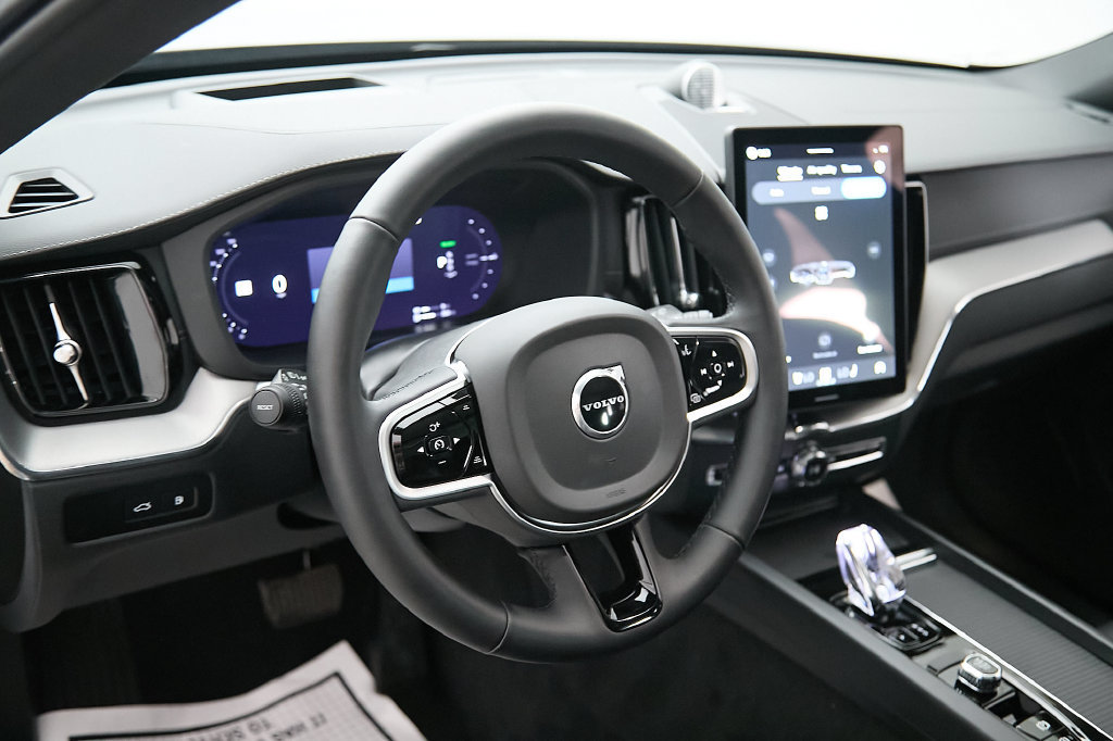 Certified 2026 Volvo XC60 T8 Ultra AWD/4WD image 13