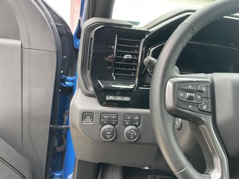 Used 2023 Chevrolet Silverado 1500 ZR2 w/ Technology Package image 14