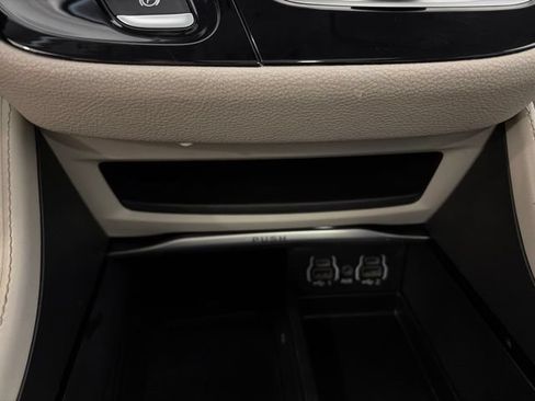 Used 2022 Chrysler Pacifica Limited FWD image 29