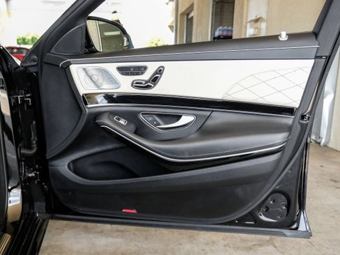 Used 2018 Mercedes-Benz S 560 Sedan image 44