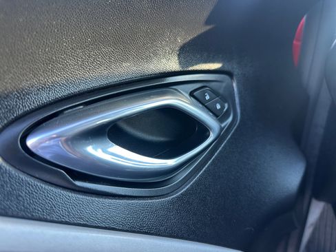 Used 2020 Chevrolet Camaro LT image 17