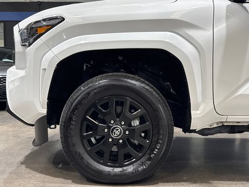 Used 2025 Toyota Tacoma SR5 AWD/4WD image 10