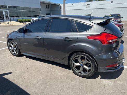 Used 2018 Ford Focus ST FWD image 7