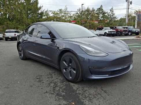 Used 2022 Tesla Model 3 Long Range image 3