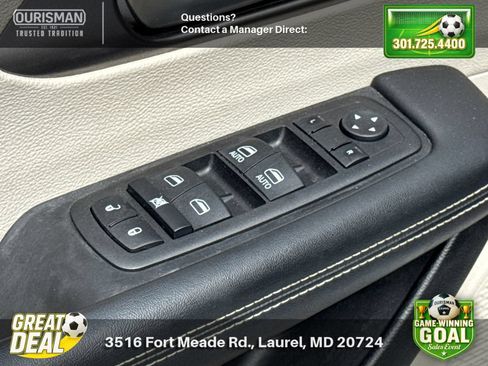 Used 2023 Chrysler Pacifica Touring-L FWD image 8