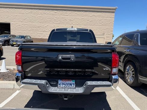 Used 2020 Toyota Tacoma SR5 RWD image 5