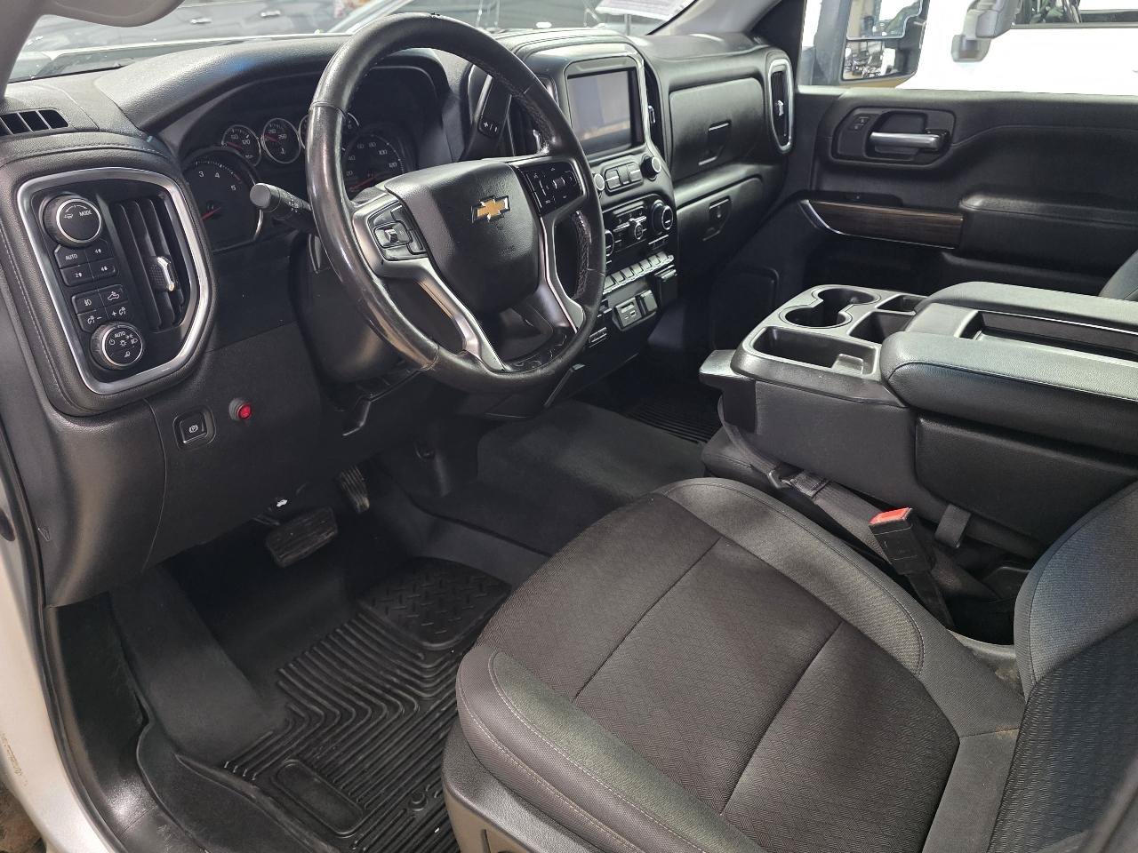 Used 2022 Chevrolet Silverado 3500 LT w/ Convenience Package AWD/4WD image 9