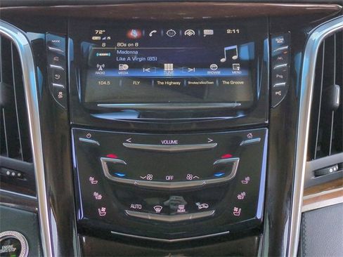 Used 2018 Cadillac Escalade Premium Luxury image 18