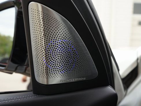 Used 2023 BMW X7 M60i image 29