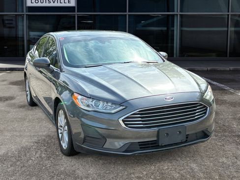 Used 2020 Ford Fusion SE FWD image 1