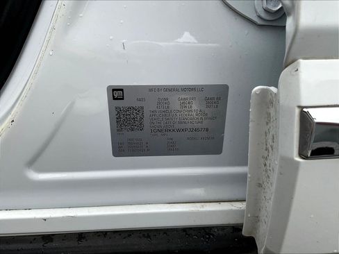 Used 2023 Chevrolet Traverse Premier FWD image 19