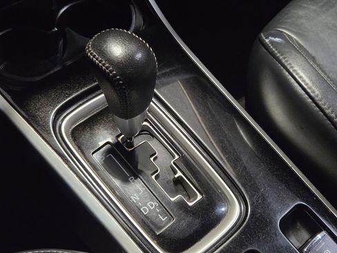 Used 2020 Mitsubishi Outlander SEL image 7