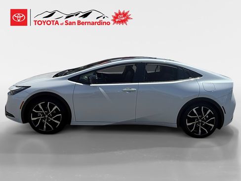 New 2027 Toyota Prius Plug-In Hybrid FWD image 2