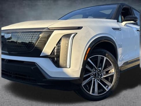 New 2026 Cadillac Vistiq Sport image 2