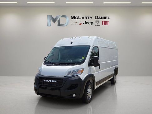 Used 2025 RAM ProMaster 2500 w/ Convenience Group FWD image 2