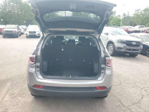Used 2022 Jeep Compass Latitude AWD/4WD image 10