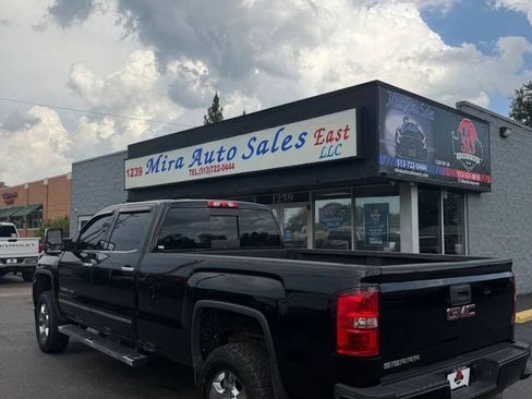 Used 2018 GMC Sierra 3500 Denali w/ Duramax Plus Package AWD/4WD image 6