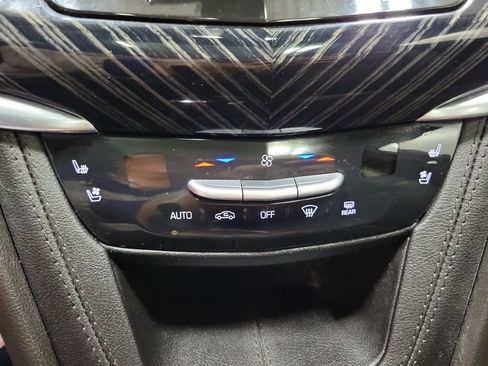 Used 2025 Cadillac XT6 Premium Luxury image 58