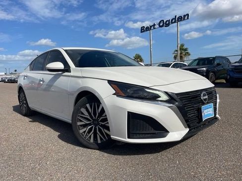 Used 2023 Nissan Altima 2.5 SV FWD image 1