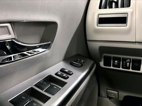 Used 2015 Toyota Prius V Four image 28