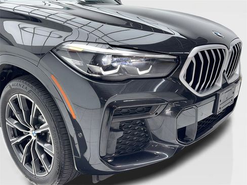 Used 2023 BMW X6 xDrive40i w/ M Sport Package image 3