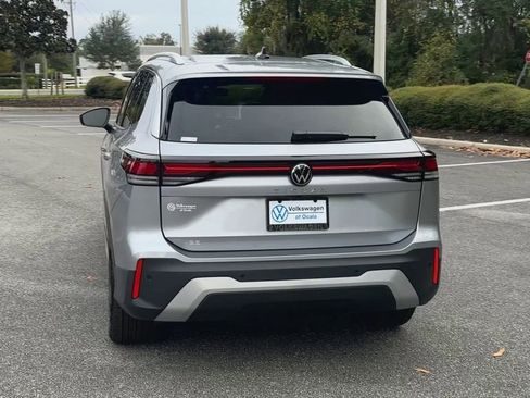 New 2025 Volkswagen Tiguan SE image 7