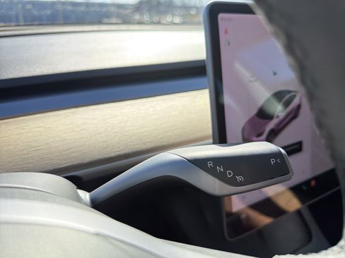 Used 2021 Tesla Model 3 Standard Range Plus image 26