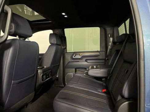 Used 2024 Chevrolet Silverado 3500 High Country w/ Technology Package AWD/4WD image 25