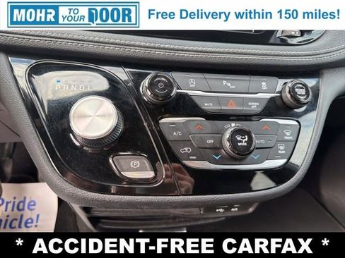Used 2020 Chrysler Pacifica Limited w/ S Appearance Package image 20