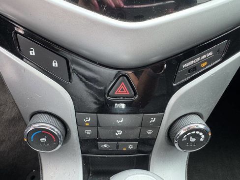 Used 2014 Chevrolet Cruze LT w/ RS Package image 18