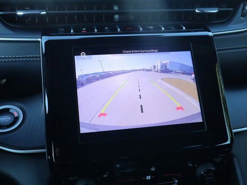 New 2025 Jeep Grand Cherokee Altitude image 6